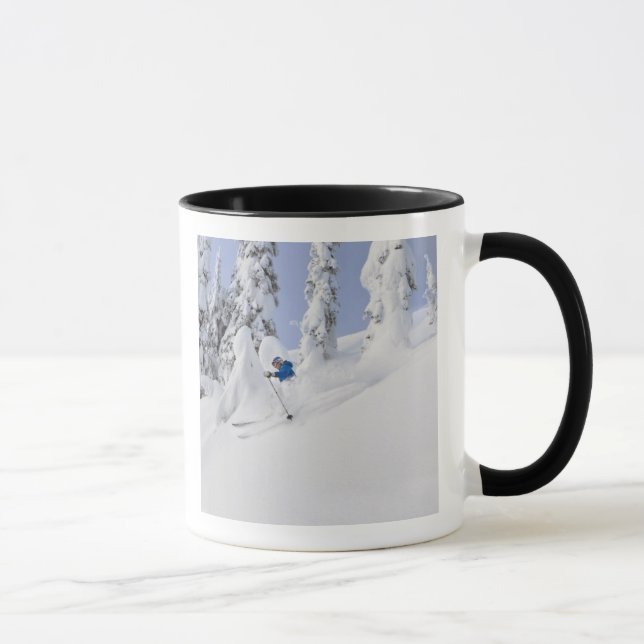 Caneca Mistie Fortin esquia na neve fresca (Direita)
