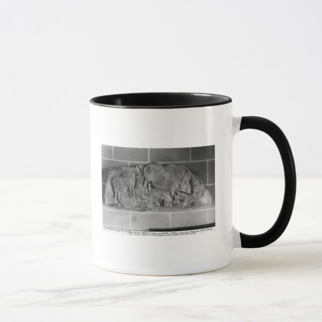 Caneca Molde de um friso dos animais de Le Roc de Sers (Direita)