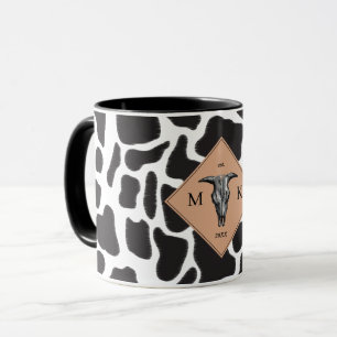 Caneca Monograma de Padrão Animal de Vaca Preta e Branca