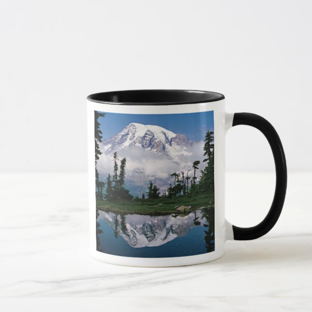 Caneca Monte Rainier, relectado numa montanha (Direita)