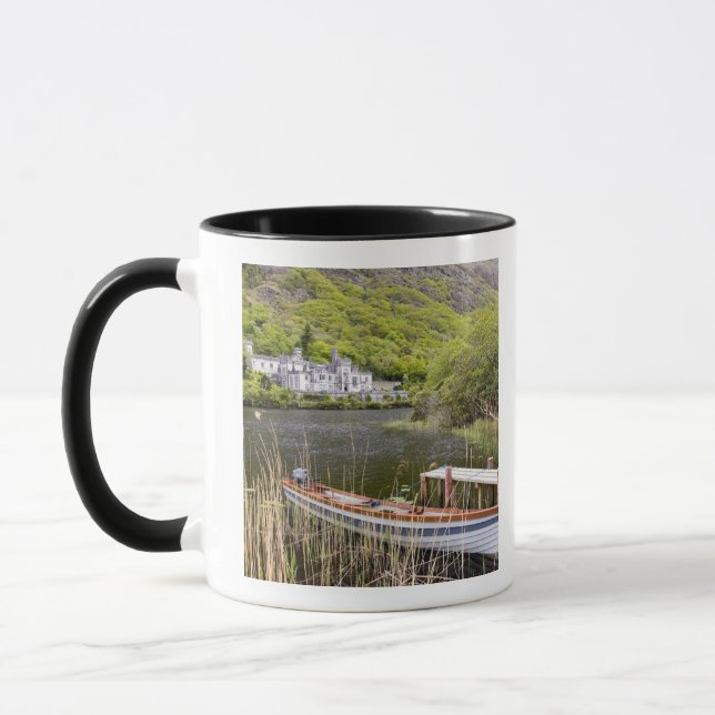 Caneca Mosteiro de Kylemore, Irlanda. O Mosteiro de Kylem (Esquerda)