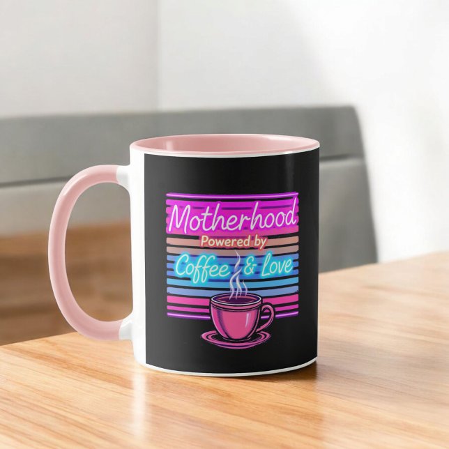 Caneca Motherhood Powered by Coffee | Dia de as mães engr (Criador carregado)