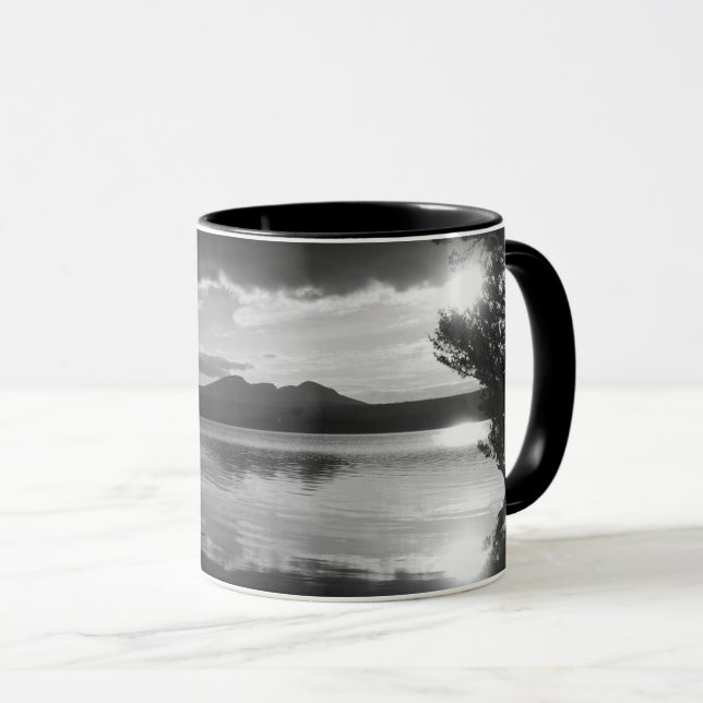 Caneca Mug de Fotografia na Paisagem Branca e Preta (Frente Esquerda)