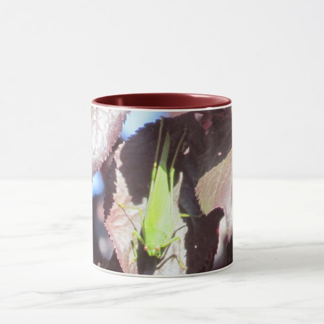 Caneca Mug - Gafanhoto Verde em Folhas (Centro)