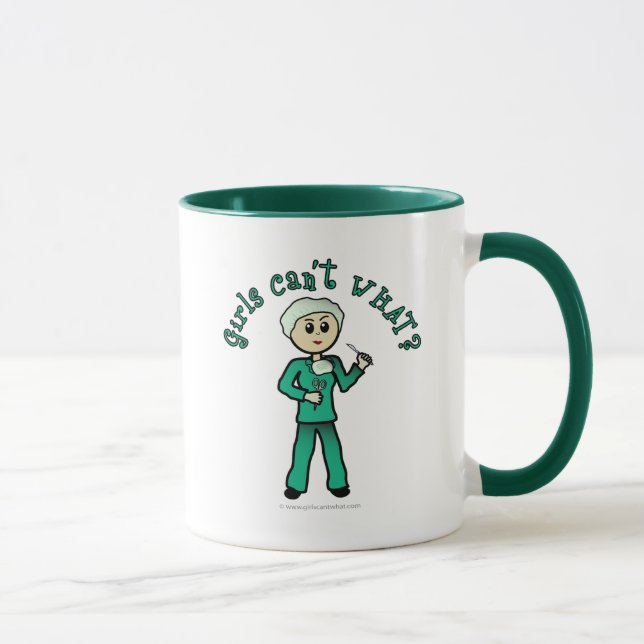 Caneca Mulher-Cirurgiã leve em escrutínios verdes (Direita)