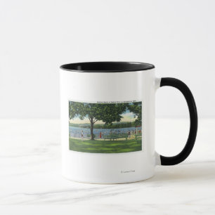 Caneca Multidões na praia e no parque em Chautauqua