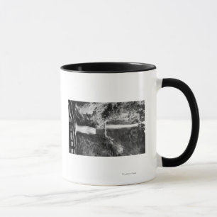Caneca Multnomah cai rio de PhotographColumbia, OU 2