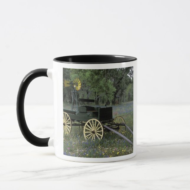 Caneca N.A., EUA, Texas, Devine, Velha carroça e (Esquerda)