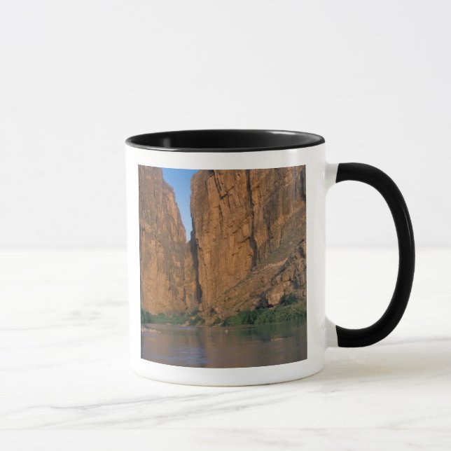 Caneca NA, EUA, Texas, Big Bend National Park.Rio (Direita)