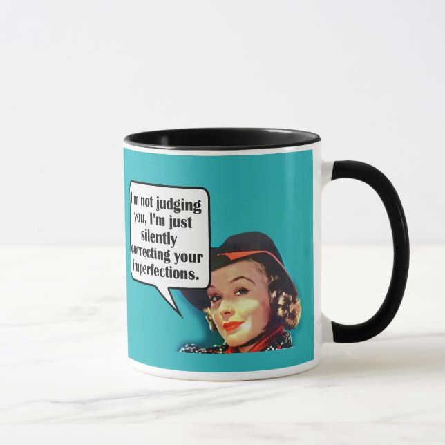 Caneca Não estou a julgar-te... Mulher-Retro (Direita)