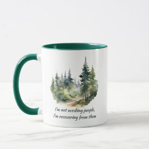 Caneca Não Estou Evitando Pessoas, Estou Me Recuperando D
