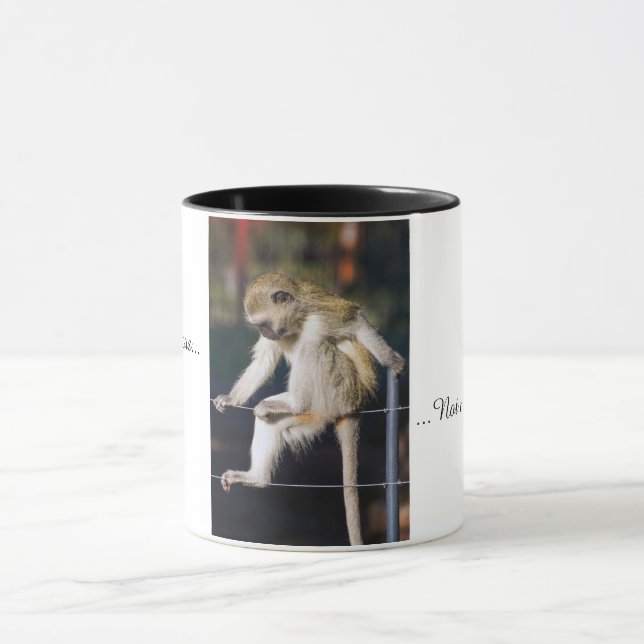 Caneca Não meu circo, não meus macacos agride (Centro)