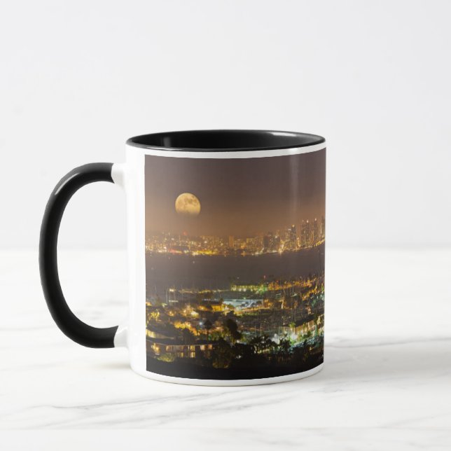 Caneca Nascer da lua sobre a silhueta de San Diego (Esquerda)