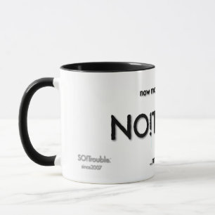 Caneca NENHUM!Problema. título e linhas de tag preto no b