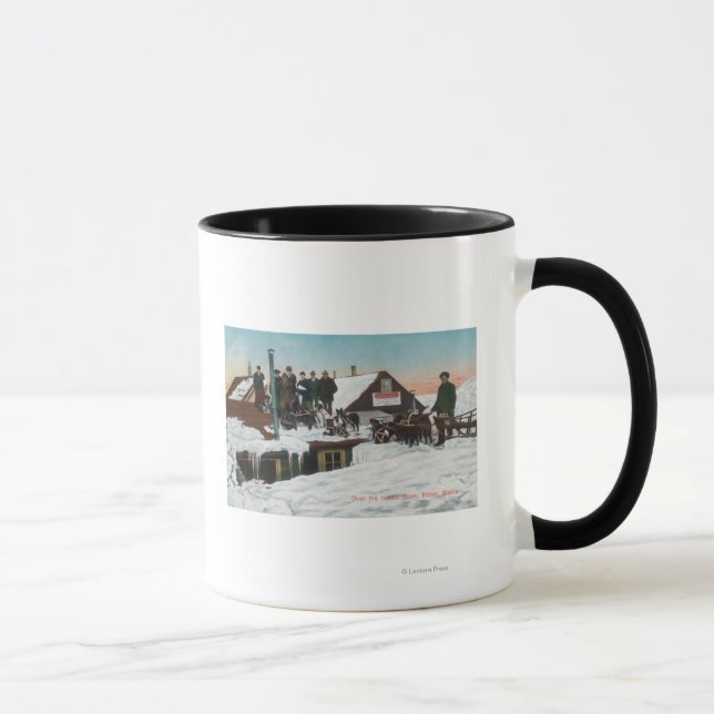 Caneca Neve Sobre A Casa TopsNome, AK (Direita)