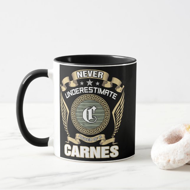 CANECA NEVER_UNDERESTIMATE_POWER_OF_A_CARNES (Com Donut)