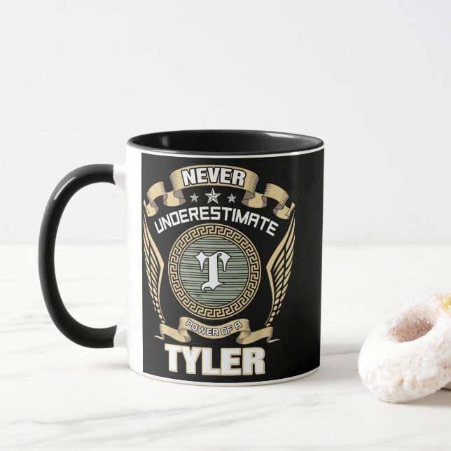 CANECA NEVER_UNDERESTIMATE_POWER_OF_A_TYLER (Com Donut)