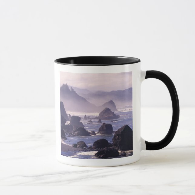 Caneca Névoa matinal ao longo da costa do Oregon perto de (Direita)