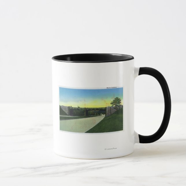 Caneca New Haven, CTView of Merritt Parkway (Direita)