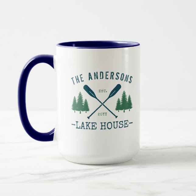 Caneca Nome da família Lago House Oars Rustic Pine Trees  (Esquerda)