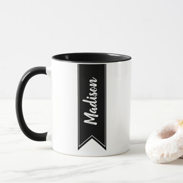 Caneca Nome e Faixa de Opções Preta Moderna no Script (Com Donut)