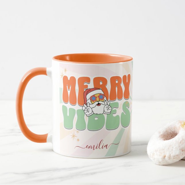 Caneca Nome Personalizado das Vibes de Feliz Previstas do (Com Donut)