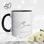 Caneca Nome Personalizado de Casamento de Script Elegante<br><div class="desc">Bride Modern Elegant Script Typografia Casamento Nome Personalizado Tea Coffee Mug apresenta o texto simples "Bride" em uma elegante e moderna tipografia de um roteiro de caligrafia negra. Personalizado com seu nome personalizado e data de casamento. Perfeito para a noiva para um dia de chá de panela ou casamento. Projetado...</div>