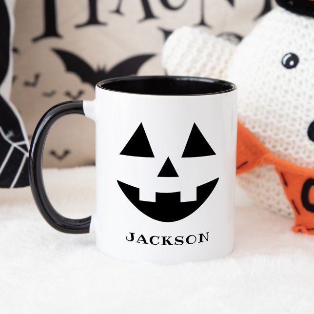 Caneca Nome Rosto Clássico de Abóbora de Halloween (Criador carregado)