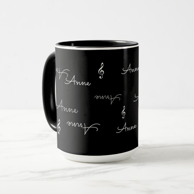 Caneca Nomes repetidos e clefs de árvore de música pretos (Frente Esquerda)