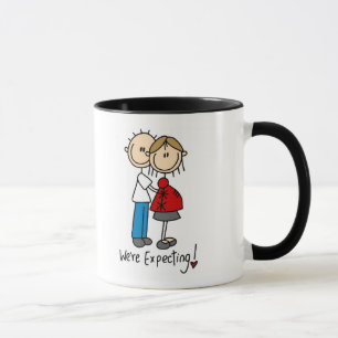 Caneca Nós estamos esperando o camiseta e os presentes d