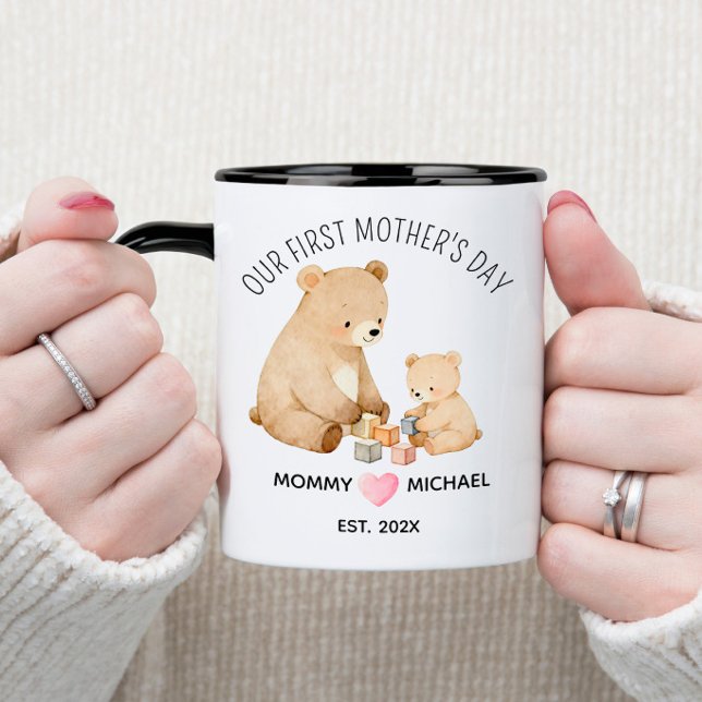 Caneca Nosso Primeiro Dia das Mães, Café Mamãe e Bebê Urs (Criador carregado)