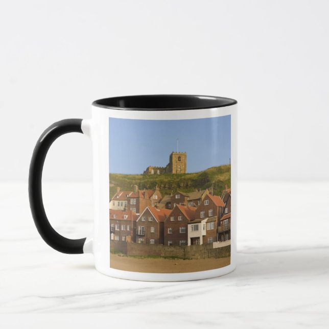 Caneca Nova habitação e igreja de St Margarets, Whitby, (Esquerda)