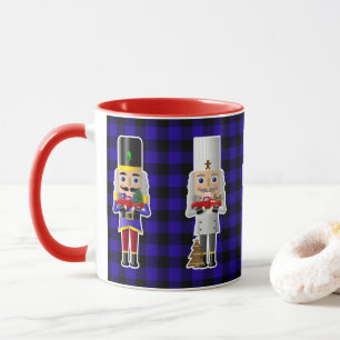 Caneca Nozes com Pequenos Caminhões Vermelhos