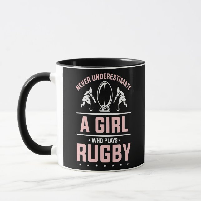 Caneca Nunca Subestime Uma Garota Que Joga Rugby  (Esquerda)