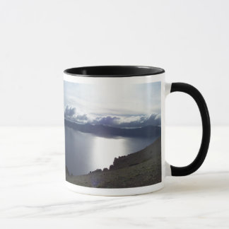Caneca Nuvens do lago crater