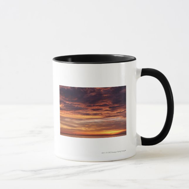 Caneca Nuvens escuras no céu listado laranja (Direita)
