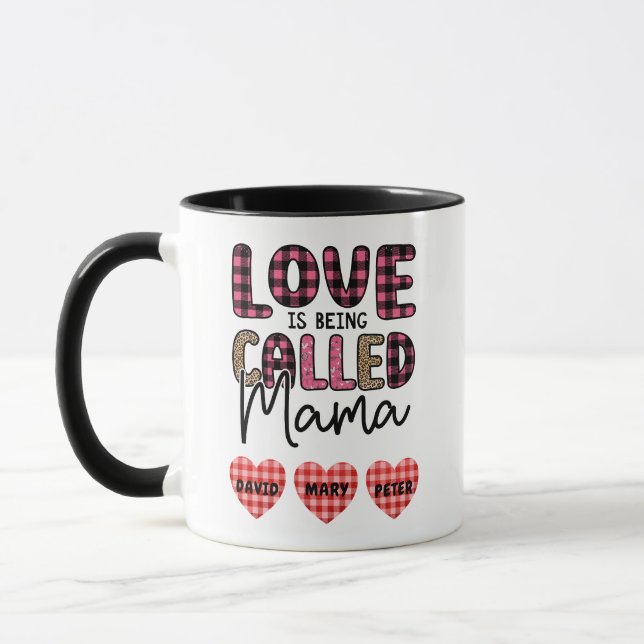 Caneca O amor está sendo chamado de mamãe, personalizável (Esquerda)