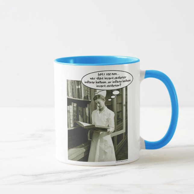 Caneca O cateter da inserção infla o balão ou ..... (Direita)