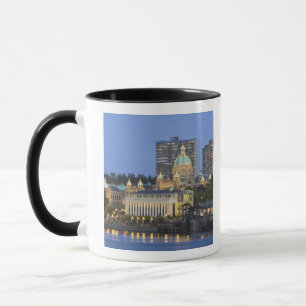 Caneca O edifício do Parlamento iluminado por dentro