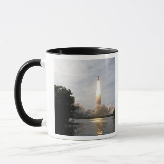 Caneca O Endeavor do Ônibus espacial se levanta de 4 (Esquerda)