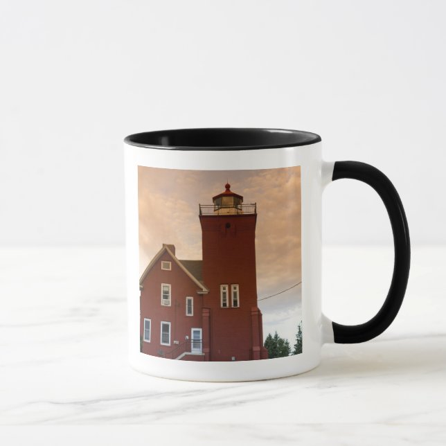Caneca O Farol de Two Harbors com vista para a Baía de Ag (Direita)