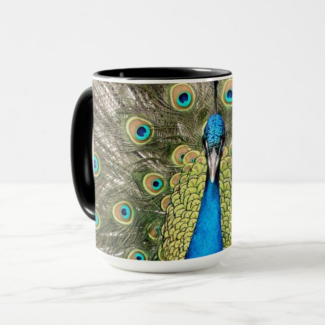Caneca O pavão de Pedro empluma-se o Peafowl selvagem (Frente Esquerda)