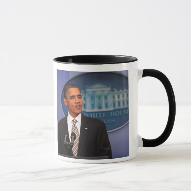 Caneca O presidente Barack Obama faz um anúncio (Direita)