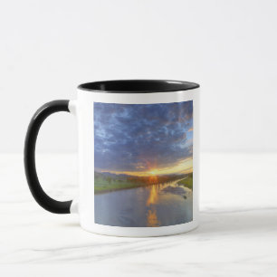 Caneca O Rio Powder captura a última luz em Custer