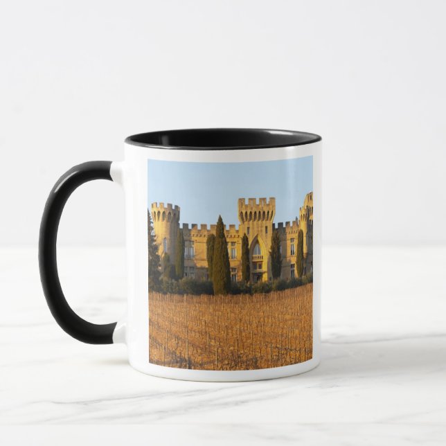 Caneca O vinhedo com videiras syrah e o castelo (Esquerda)