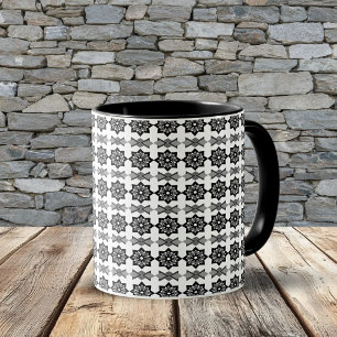 Caneca Octagon floral preto Folha e padrão Diagonal
