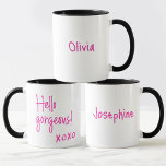 Caneca Olá, linda Galentine's Day XOXO Personalizada<br><div class="desc">Torne a celebração do Dia da Galentina muito especial com a "Olá Garganta" Galentine no Dia XOXO Personalizado Mug. Esta caneca não é apenas um pedaço de bebida; é uma forma personalizada e na moda para celebrar a beleza da amizade e irmandade. Apresentando uma encantadora design "Alô Gordo" com sotaques...</div>