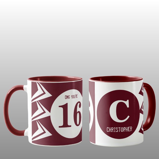 Caneca OMG, você tem 16 monogramas, maroon e branco (Criador carregado)