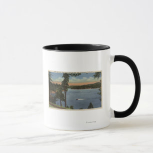 Caneca Opinião da movimentação da costa do lago, perto