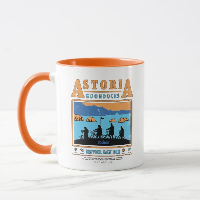 Caneca Os Goonies Silhuettes Sobre Astoria Goondocks (Esquerda)